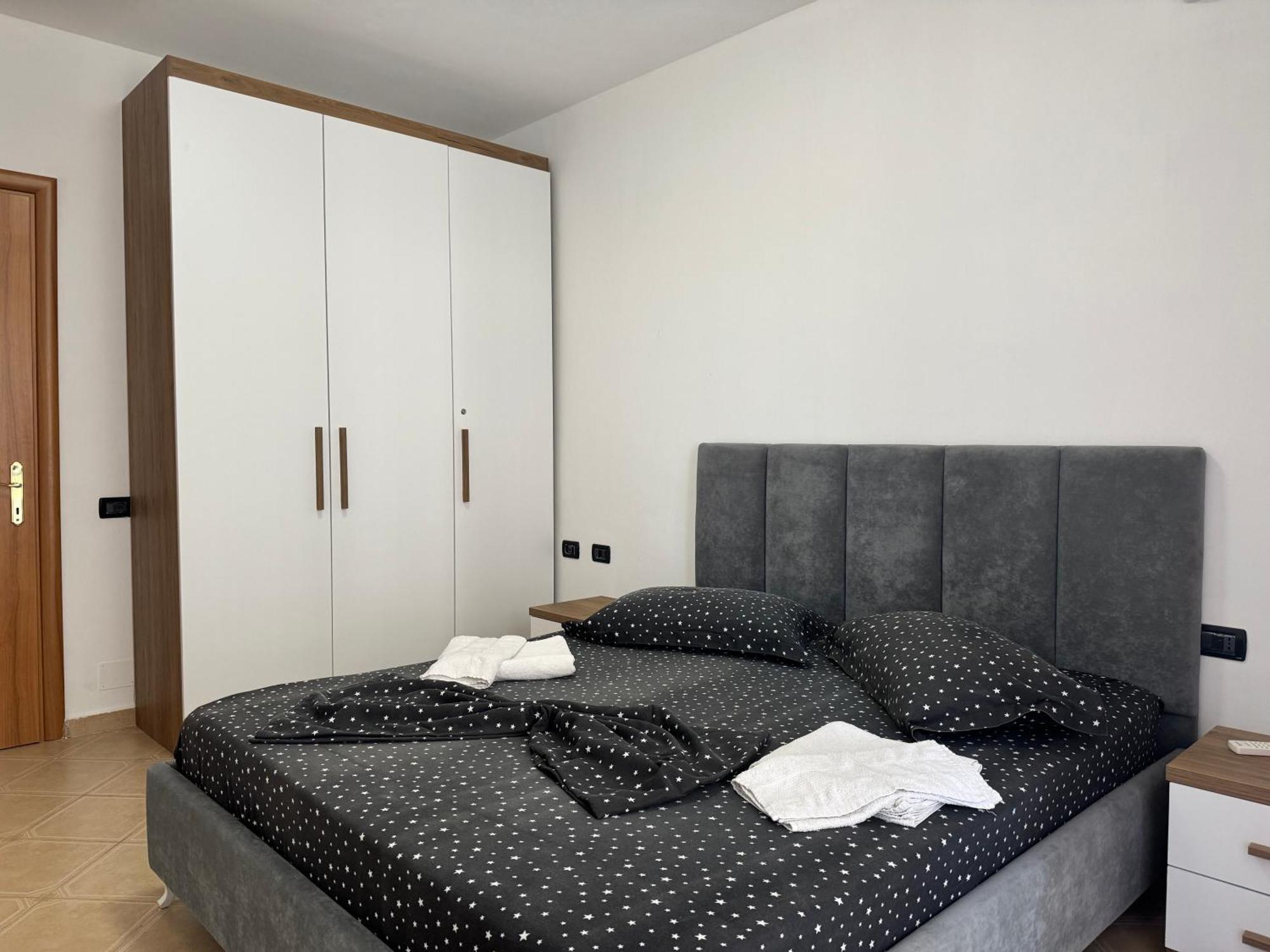 Orkidea Apartments Golem  Luaran gambar