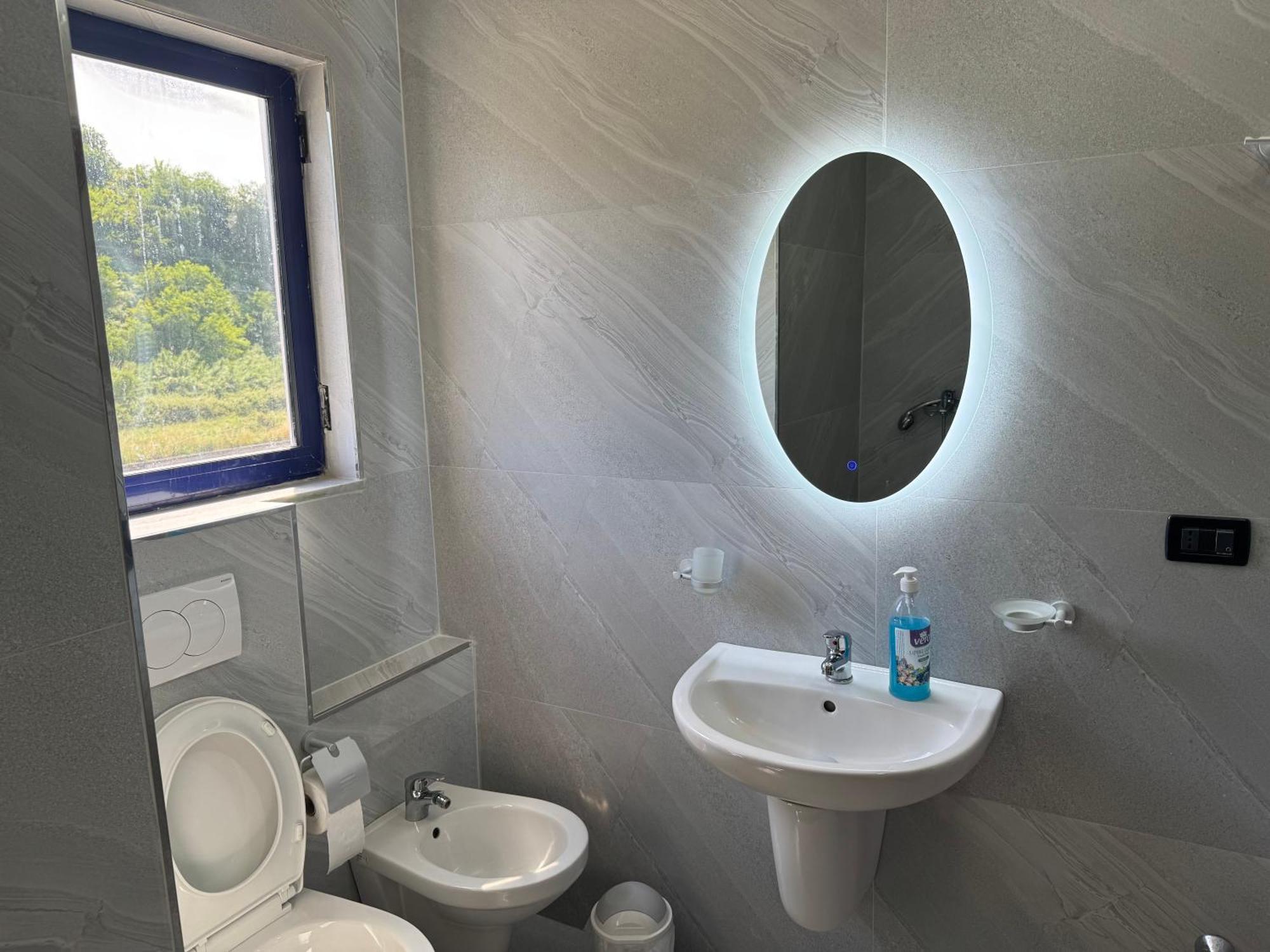 Orkidea Apartments Golem  Luaran gambar