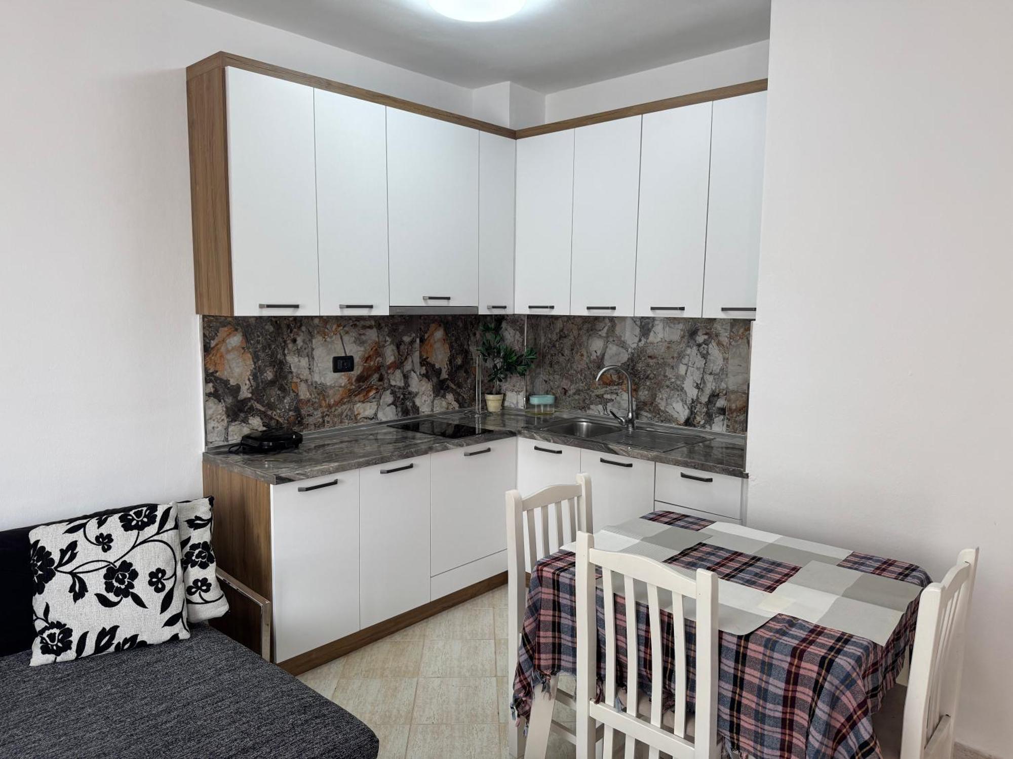Orkidea Apartments Golem  Luaran gambar